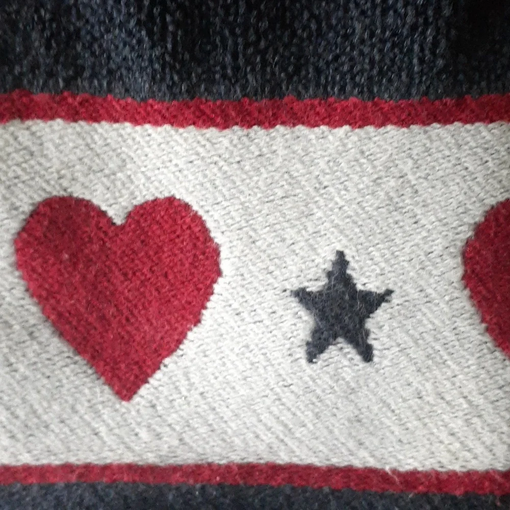(2) 4 of July hand towels and 1 flag napkin